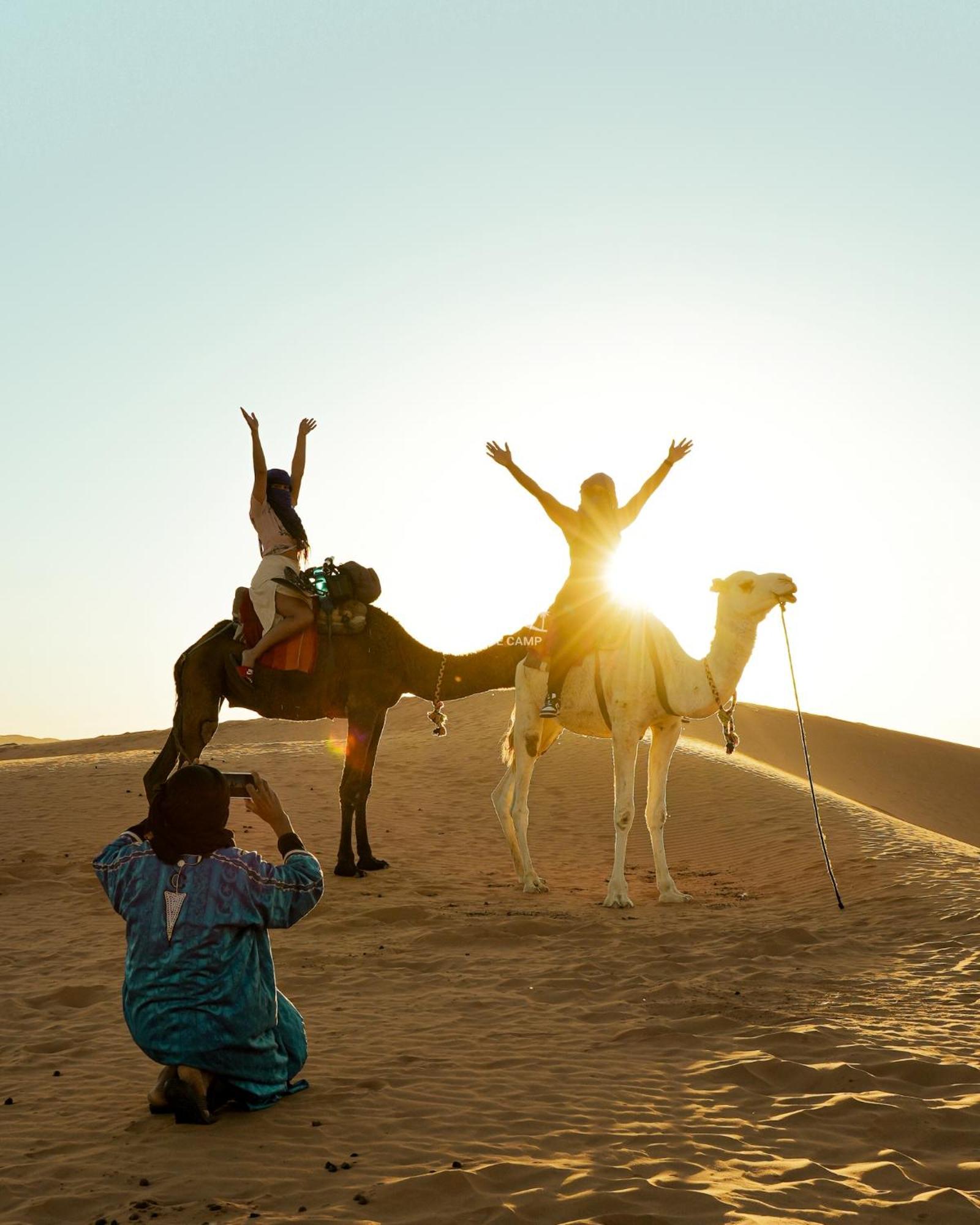 The White Camp - Your Merzouga Luxury Desert Camp & Erg Chebbi Dunes Camel Riding Exterior foto